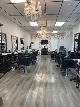Chair rental available in busy salon!!