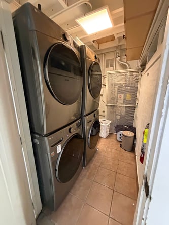 Salon Suite Available Oakland
