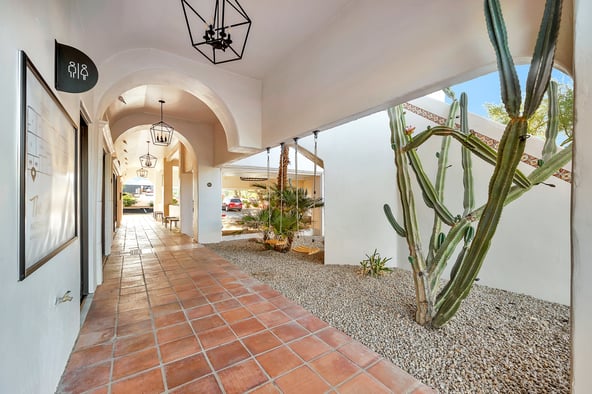 Luxury Beauty Suites in Scottsdale – Prime Location! Pinnacle Peak and Pima