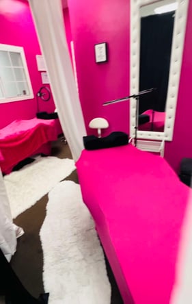 Book your beauty station