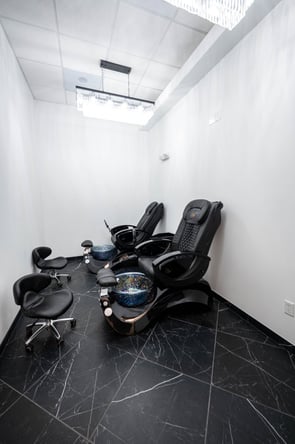 Luxury Salon Suites for Rent in Henderson
