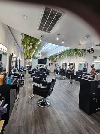 Newly-Built Salon Booth Rental