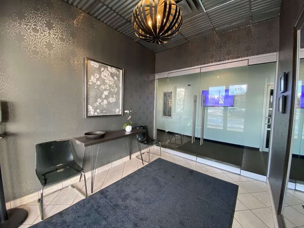 Sola Salon Studios in Birmingham, MI – Salon Suite for Rent