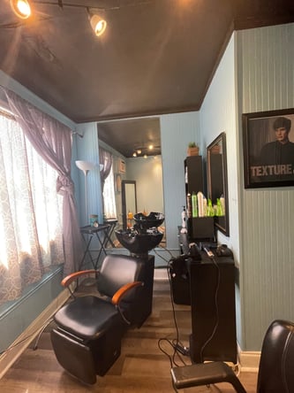 Charming Salon Suite in Island Spa