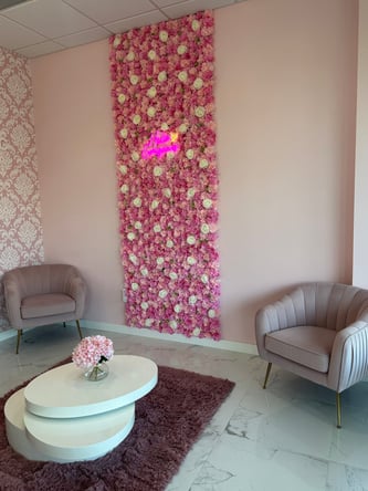 Salon Suites in PRIME East Orlando Location for Rent!