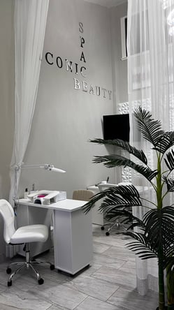 ROOMS for BEAUTY BUSINESS RENT in ICONIC BEAUTY SPACE (Sacramento)✨