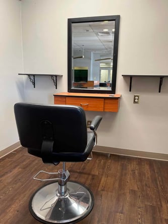 Established Salon available for rent – Chairs / Booths / Suites