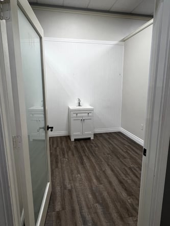Salon Suite for Rent
