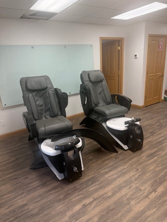 Salon Suites & Booths for Rent in Downtown Midvale – High Visibility