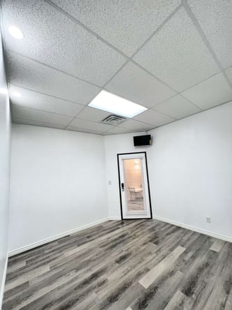 Newly Renovated Salon Suites that are also Tattoo & Permanent Makeup Approved