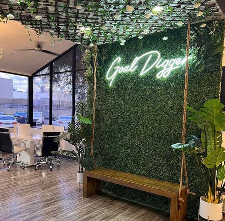 Bed Station, Hair Station, Private Suite and Nail Station Available