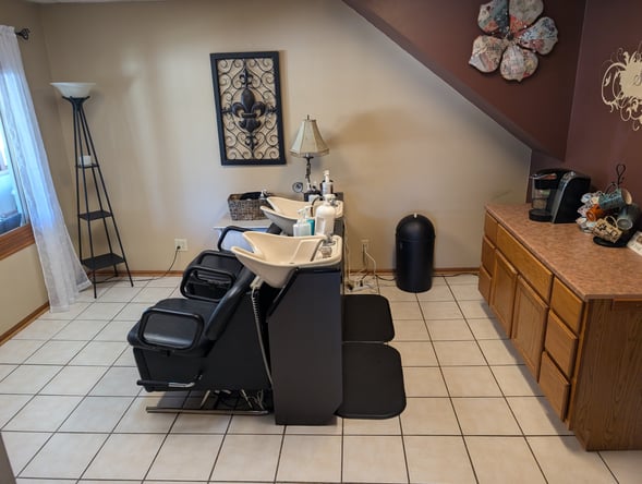 Salon Suites and Booths for Rent in Downtown Pewaukee, WI