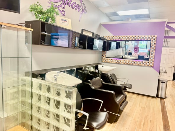 Seeking beautician for chair rental