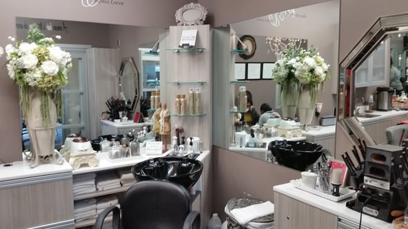 Sola Salon Studios in Tukwila, WA – Salon Suite for Rent