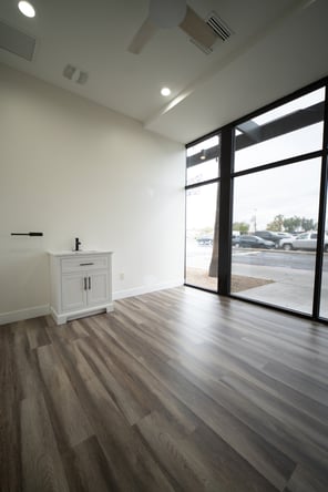 DG Salon Suites