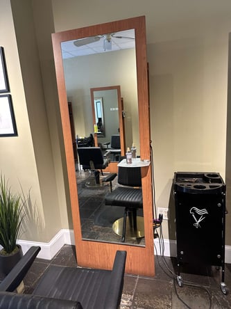 Salon chair for rent