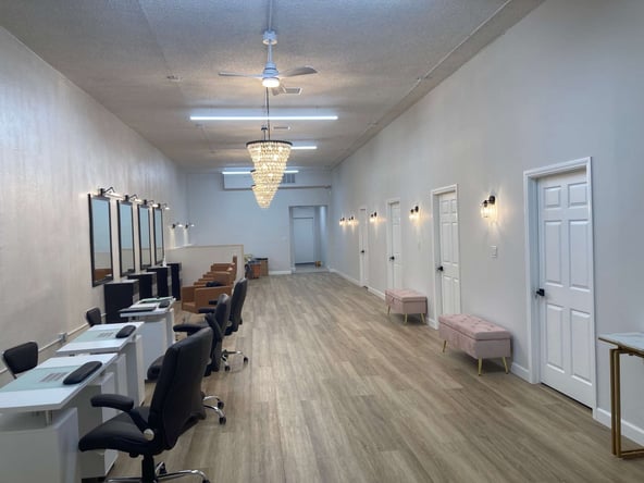 Salon Suites for Rent / Shared work space available