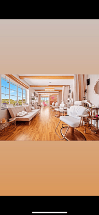 Salon chair for rent in Miami