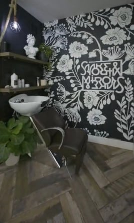 Boutique Salon Chair & Lash/Brow Space | Jupiter