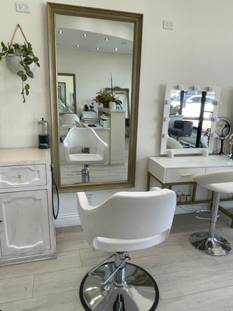 Salon Chair /Booth rental