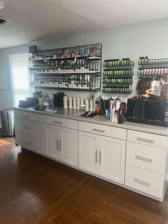 Full Service Salon Chair for Rent