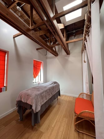 Booth or Room Rental for Massage Therapist or Esthetician Services – Hourly / Daily / Weekly Options
