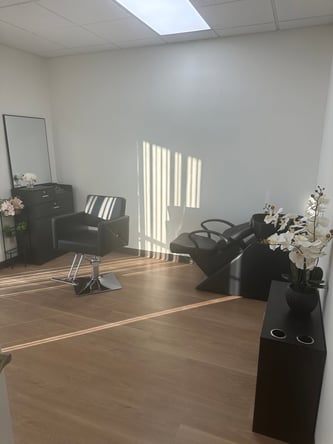 Newly renovated salon suite rentals. Minutes from MO-94, I-70 and 141