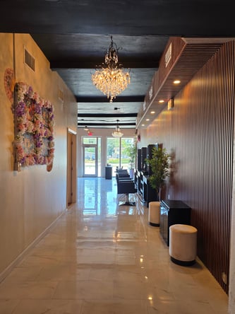 Newly Renovated Salon Chairs & Private Rooms Available – North Miami Beach