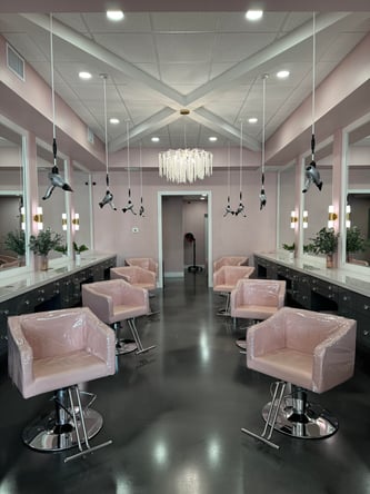 Beautiful salon downtown Stuart looking for 3 stylists.