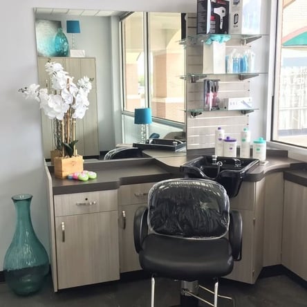 Sola Salon Studios in Pasadena, TX – Salon Suite for Rent