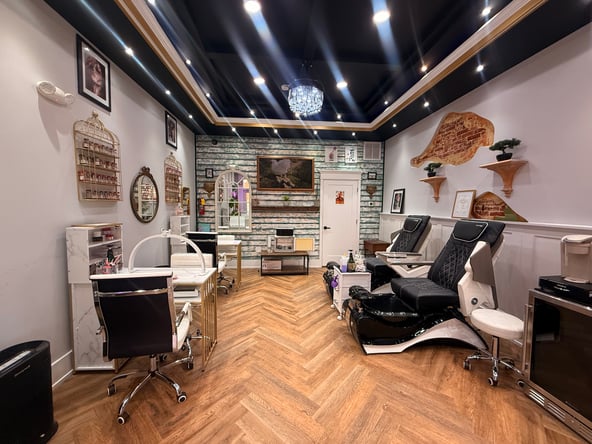 Lady’s Nail Salon, chair/desk