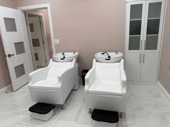 Salon Chair for Rent at Golden Cuts Color – San Rafael, CA