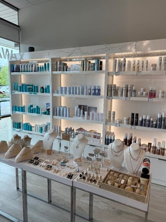 Chair Rental in High End Luxury salon (G2 Backstage Salon and Spa)
