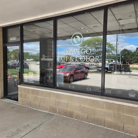 Stylist Chair for Rent in Oswego – $850/month + 1 Month Free!