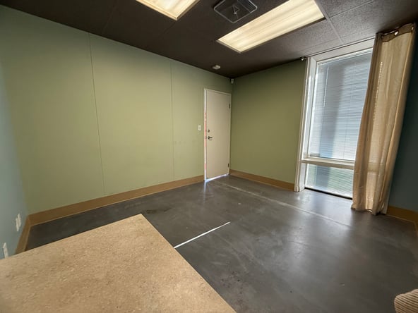 Salon station/ room for rent