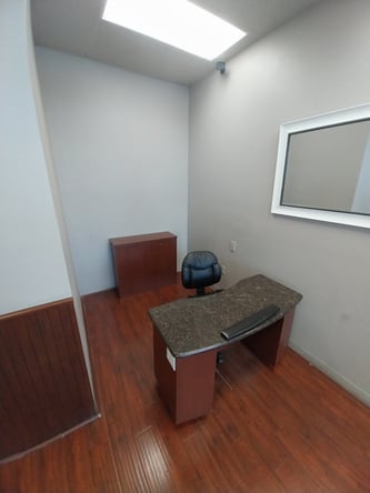Salon Rentals with Flexibility, Security & Comfort– Fully Customizable & Move-In Ready!