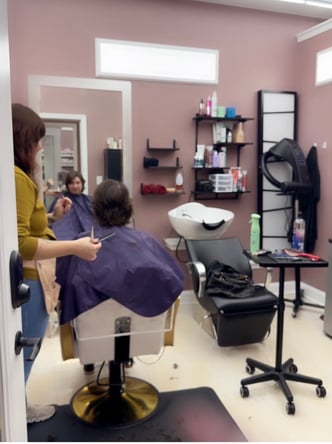 Salons by JE Monthly Rentals $700/Month, Large Suite (133 sq.ft.) $500/Month, Small Suite (80 sq.ft