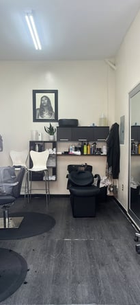 D styles Beauty Bar Booth for Rent