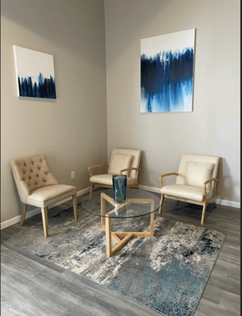 Luxury and NEWLY-RENNOVATED Salon Space