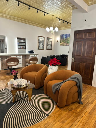 Luxury Salon Chair for Lease in Grand Rapids — All-Inclusive & Vibrant Vibe!