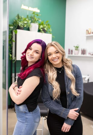 Are you an animal lover who is passionate about hair? Come sublet and join our team!