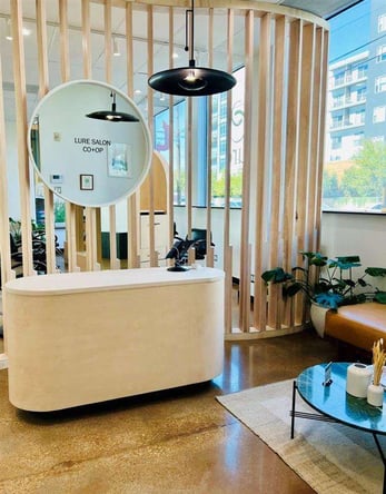 Hybrid Shared Salon Workspace – Daily or Weekly Rental