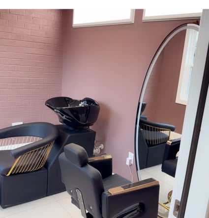 Salons by JE Monthly Rentals $700/Month, Large Suite (133 sq.ft.) $500/Month, Small Suite (80 sq.ft