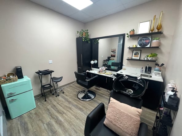 Salon Chair for Rent at Golden Cuts Color – San Rafael, CA