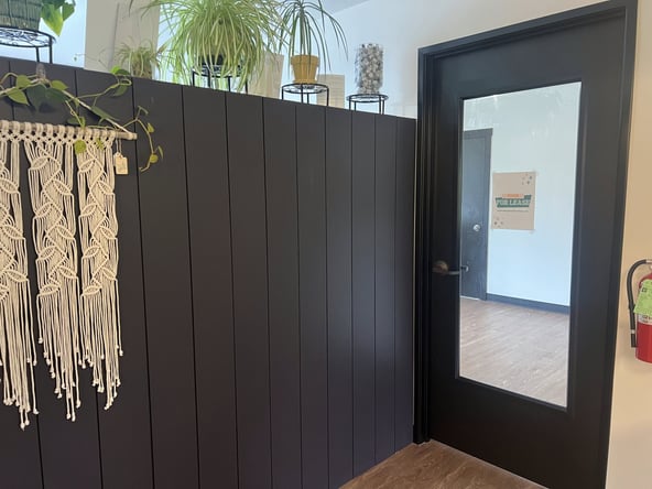 Room Available in Beautiful Happy Valley Studio