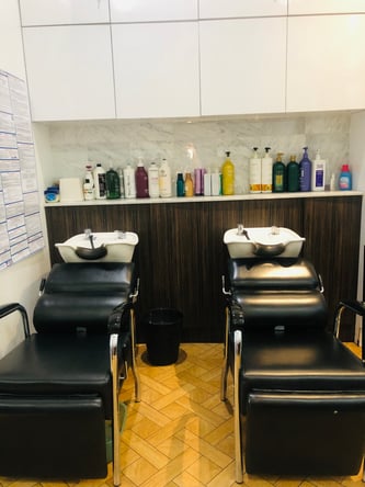 Hair and Nail booths for rent
