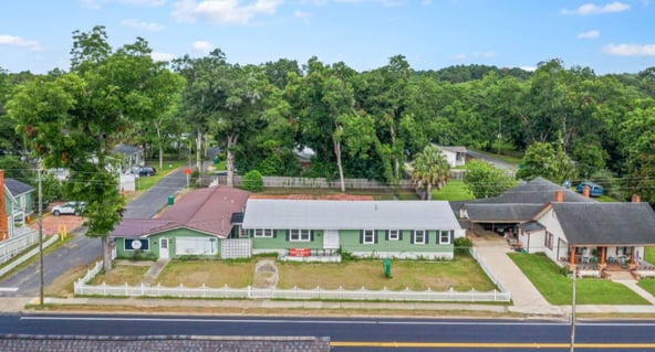 Renovated salon in Graceville, Florida; Looking for beauty professionals! :)
