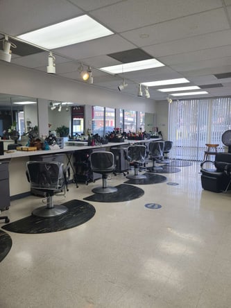 Hair station rentals West Hills