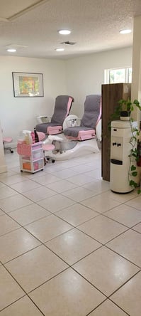 New salon – Booth rental, Commission or day to day ( Must have own clients but room for growth)