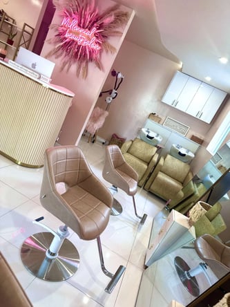 Salon chair for rent